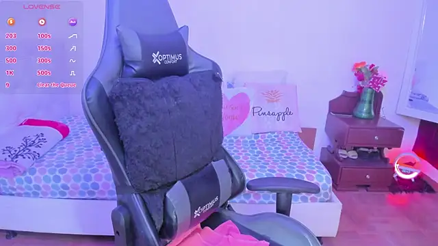 Snapshot of esmeralda_milf chatting on October 2025 01:42:01 PM esmeralda milf online show from October 2025 01:42:01 PM