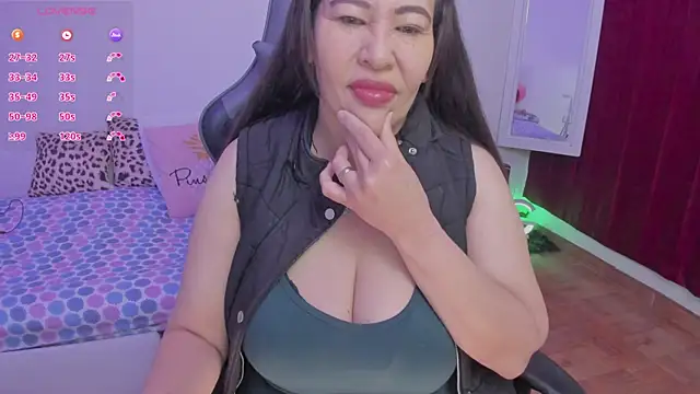 Snapshot of esmeralda_milf chatting on October 2025 11:29:01 AM esmeralda milf online show from October 2025 11:29:01 AM