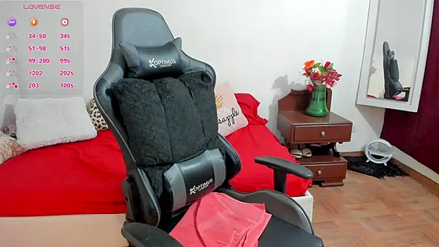 Snapshot of esmeralda_milf chatting on November 2025 07:35:02 PM esmeralda milf online show from November 2025 07:35:02 PM