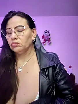 esmeralda milf online show from March 2026 08:12:01 PM