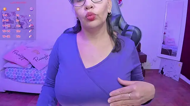esmeralda milf online show from April 2026 08:48:01 PM