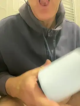 ANONIMO7735 online show from January 2026 10:37:02 PM