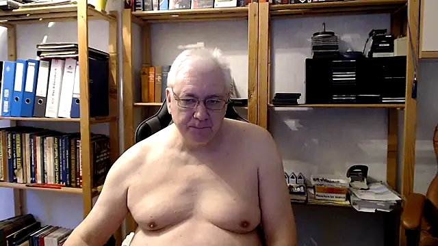 Snapshot of SchwanzhureXXL chatting on January 2025 08:03:01 AM SchwanzhureXXL online show from January 2025 08:03:01 AM