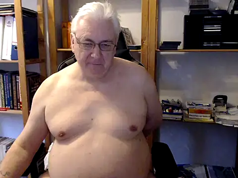 Snapshot of SchwanzhureXXL chatting on February 2025 02:52:02 PM SchwanzhureXXL online show from February 2025 02:52:02 PM