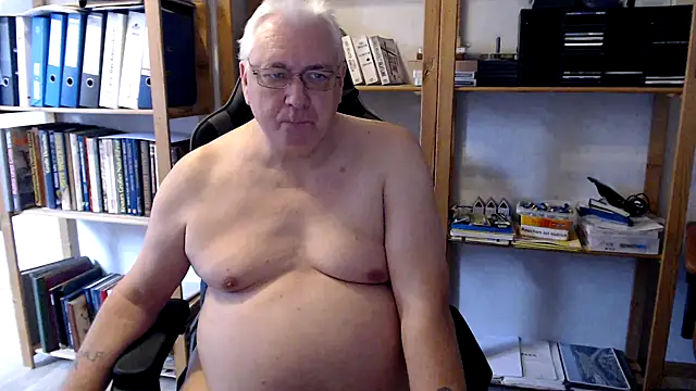 Snapshot of SchwanzhureXXL chatting on September 2025 01:33:02 PM SchwanzhureXXL online show from September 2025 01:33:02 PM