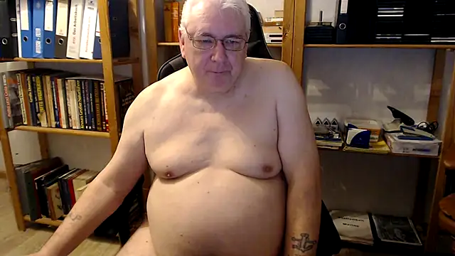 Snapshot of SchwanzhureXXL chatting on October 2025 05:33:01 AM SchwanzhureXXL online show from October 2025 05:33:01 AM