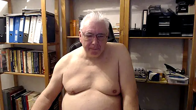 Snapshot of SchwanzhureXXL chatting on December 2025 06:33:02 AM SchwanzhureXXL online show from December 2025 06:33:02 AM