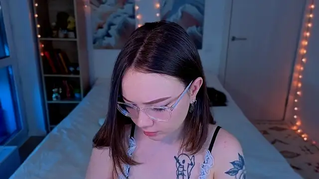 MilenaSaint online show from April 2026 03:44:01 AM