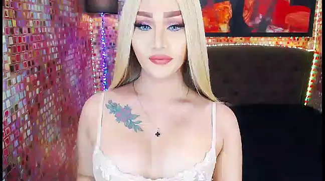 Snapshot of KylieMaxwellCaulfield_TS chatting on February 2025 08:28:02 AM KylieMaxwellCaulfield TS online show from February 2025 08:28:02 AM