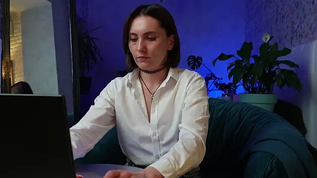ClaraBendover online show from May 2026 06:49:01 PM
