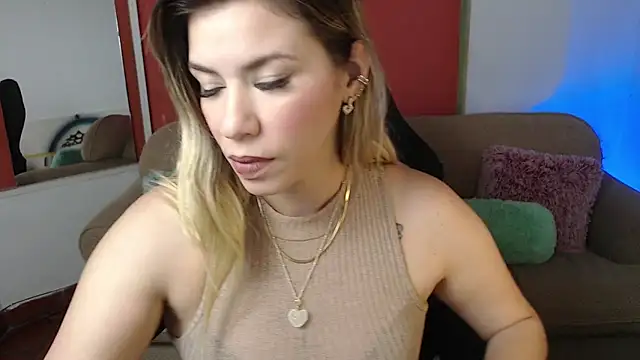 Snapshot of ms_sofia_x chatting on January 2025 04:18:02 PM ms sofia x online show from January 2025 04:18:02 PM