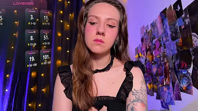 Snapshot of HotaruTomo chatting on February 2026 02:33:01 AM HotaruTomo online show from February 2026 02:33:01 AM