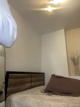 LalieFR online show from November 2025 06:12:01 PM