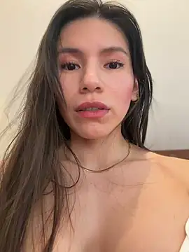 LalieFR online show from April 2026 05:33:02 PM