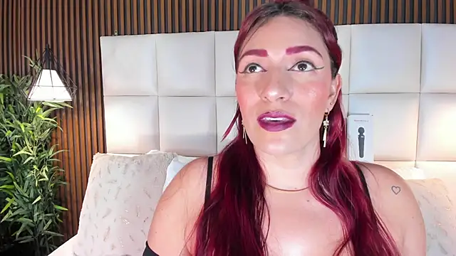 Snapshot of naughty_flower18 chatting on October 2025 10:41:02 PM naughty flower18 online show from October 2025 10:41:02 PM