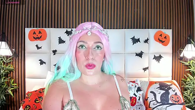 Snapshot of naughty_flower18 chatting on October 2025 10:43:02 PM naughty flower18 online show from October 2025 10:43:02 PM