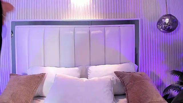 naughty flower18 online show from February 2026 11:21:02 PM