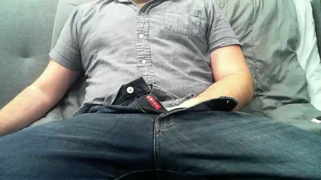 holeymoley25 online show from March 2025 10:32:02 PM