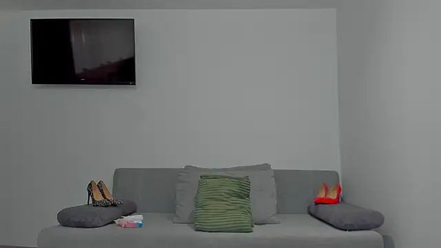 Snapshot of emilianna666 chatting on March 2026 12:21:02 PM emilianna666 online show from March 2026 12:21:02 PM