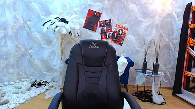 NicoleFoxery online show from November 2025 06:18:02 PM