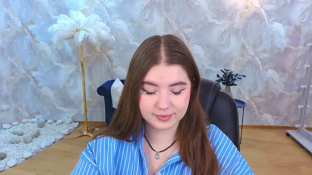 NicoleFoxery online show from December 2025 06:26:01 PM