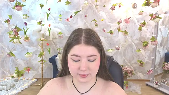 NicoleFoxery online show from June 2026 06:21:02 PM