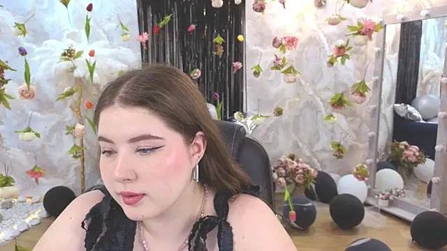 NicoleFoxery online show from July 2026 06:25:02 PM