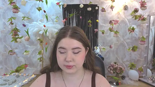 NicoleFoxery online show from August 2026 03:20:01 AM
