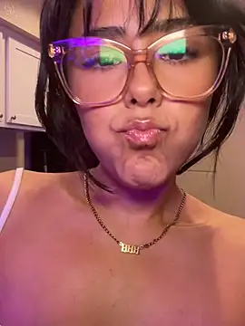 Snapshot of Evie-Luna chatting on February 2025 05:30:02 AM Evie-Luna online show from February 2025 05:30:02 AM