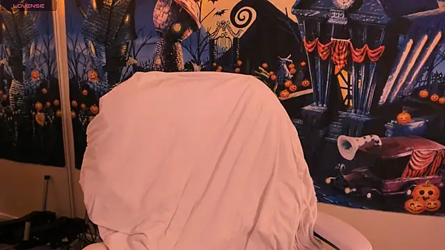 Snapshot of Evie-Luna chatting on October 2025 02:50:02 AM Evie-Luna online show from October 2025 02:50:02 AM