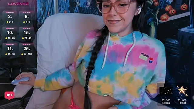 Snapshot of Evie-Luna chatting on October 2025 11:20:02 PM Evie-Luna online show from October 2025 11:20:02 PM