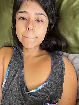 Snapshot of Evie-Luna chatting on November 2025 06:18:02 PM Evie-Luna online show from November 2025 06:18:02 PM