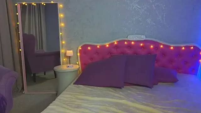 Ariana Petite online show from February 2025 11:14:02 PM