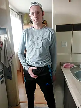 MlodyDres online show from October 2025 08:26:02 AM