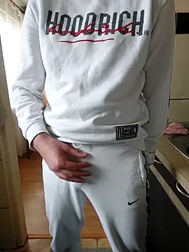 MlodyDres online show from October 2025 07:25:01 AM