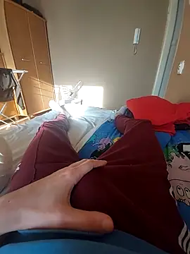 MlodyDres online show from November 2025 12:16:01 PM