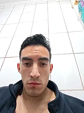 Snapshot of TommyMomentum chatting on October 2025 05:28:02 AM TommyMomentum online show from October 2025 05:28:02 AM