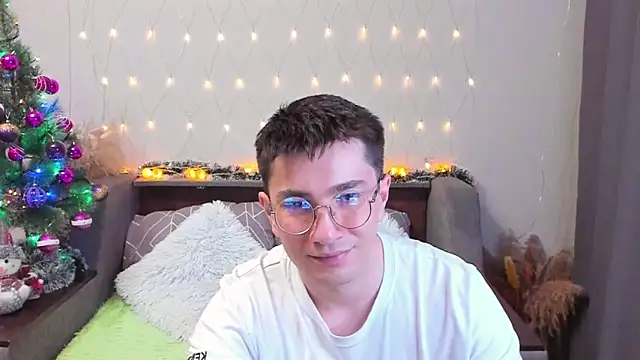 Snapshot of Yumi_steve chatting on December 2024 09:08:02 PM Yumi steve online show from December 2024 09:08:02 PM