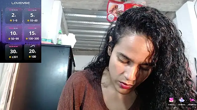 Snapshot of jasminne_ chatting on January 2025 04:54:02 PM jasminne online show from January 2025 04:54:02 PM