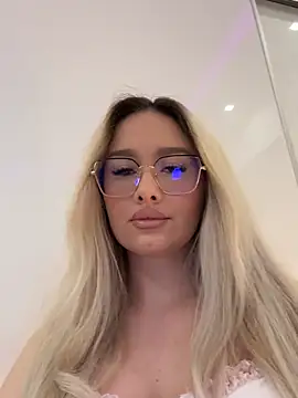 mollyxxx online show from May 2026 02:39:01 AM