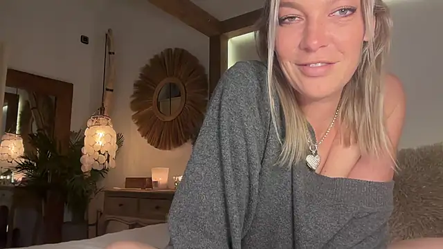 Snapshot of cyberchickie_maria chatting on January 2025 09:36:02 PM cyberchickie maria online show from January 2025 09:36:02 PM