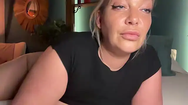 cyberchickie maria online show from June 2026 12:44:02 PM