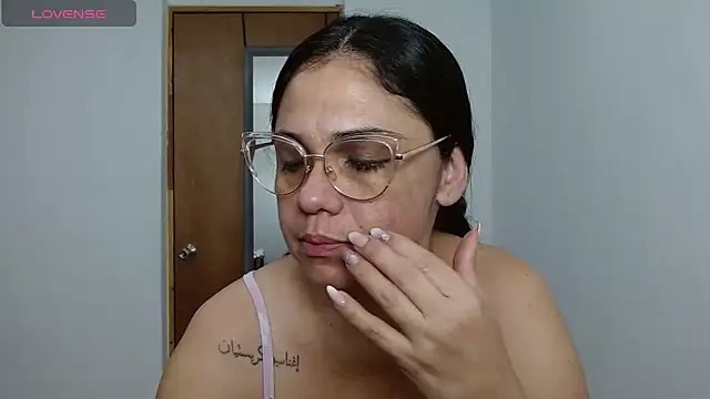 Snapshot of selena_ferri chatting on March 2026 08:30:01 AM selena ferri online show from March 2026 08:30:01 AM