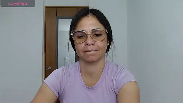 Snapshot of selena_ferri chatting on March 2026 09:40:01 PM selena ferri online show from March 2026 09:40:01 PM