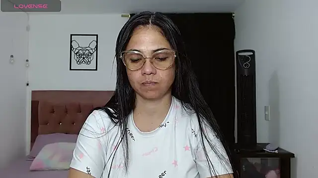 selena ferri online show from April 2026 11:24:02 PM