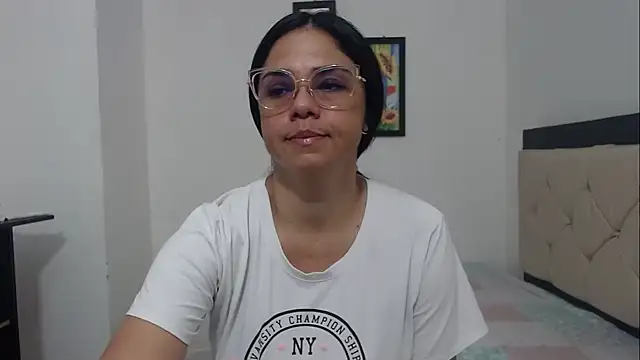 selena ferri online show from May 2026 07:43:02 PM