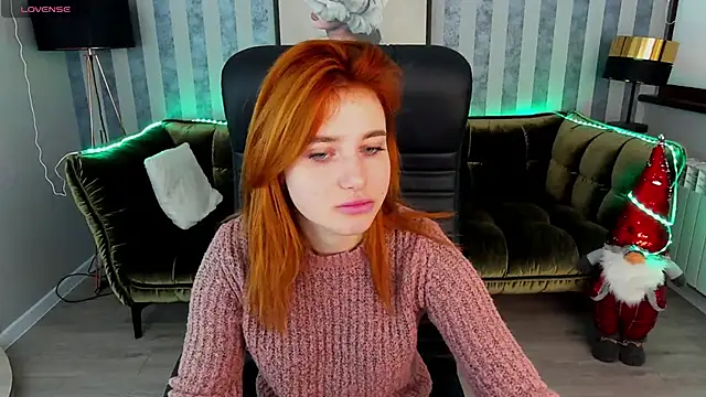 Snapshot of EmilyFoxxi chatting on December 2024 09:59:02 AM EmilyFoxxi online show from December 2024 09:59:02 AM