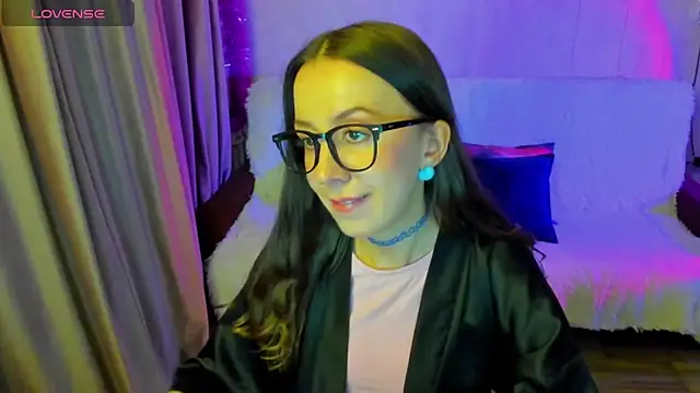 CurlySteph online show from December 2025 05:52:02 PM