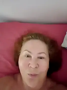 Snapshot of Hottie-Mom chatting on September 2025 07:52:02 AM Hottie-Mom online show from September 2025 07:52:02 AM