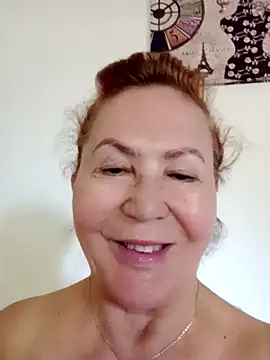 Snapshot of Hottie-Mom chatting on September 2025 08:05:01 AM Hottie-Mom online show from September 2025 08:05:01 AM